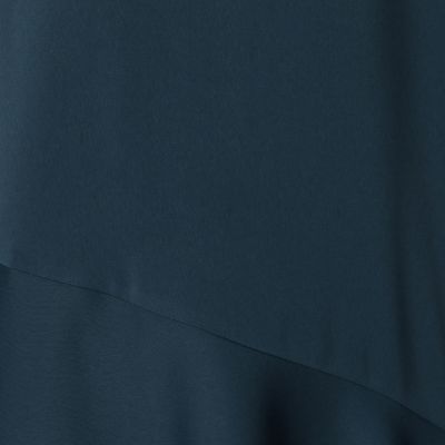 ドライサテン　アシンメトリーヘムブラウス