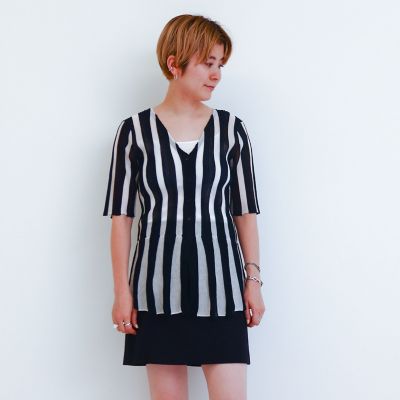 タックステッチ　ぺプラムカーディガン