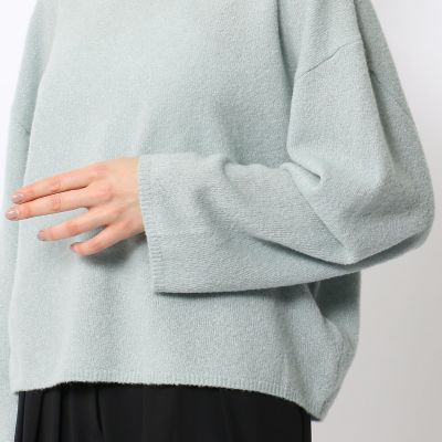 ウールナイロンラメブークレー　Ｖネックプルオーバー