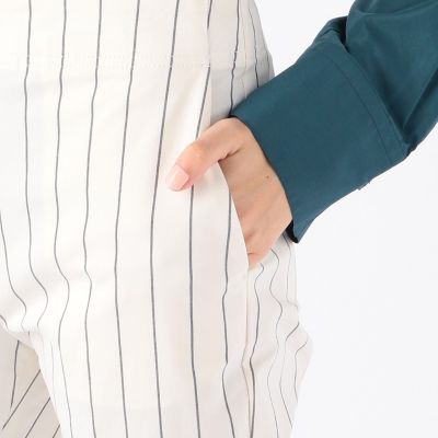 コットンストレッチ　スリムクロップドパンツ