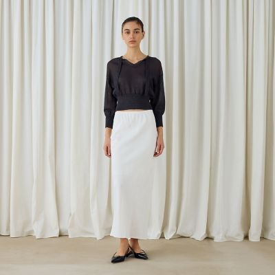 ソフトサテン　エラスティックストレート　スカート