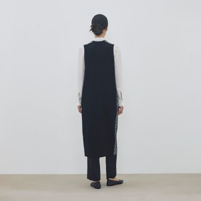 ツートーンジャカード Vネックロングジレ | maison TOMORROWLAND