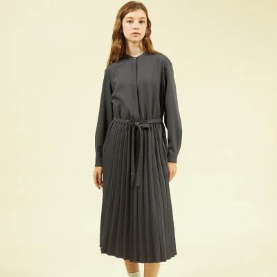 ＜MACKINTOSH PHILOSOPHY (Women)＞バンドカラープリーツサテンワンピース