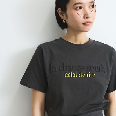 ＜VICKY（Women）＞エンボスプリントＴシャツ≪手洗い可能≫