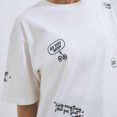 落書き刺繍Ｔシャツ≪洗濯機で洗える≫
