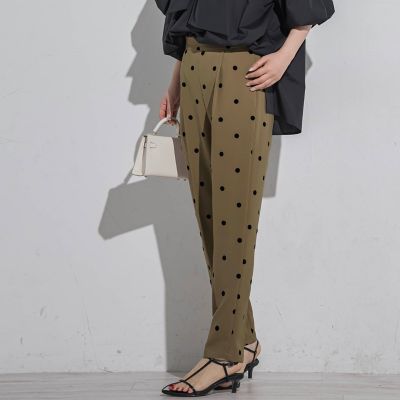  HEM ロイヤルヘムネイビー ドット テーパードスラックス美品 セットアップ対応】ドットプリントテーパードパンツ | VICKY