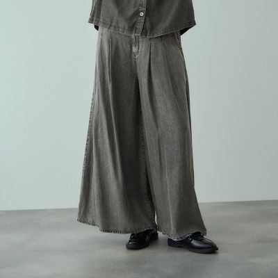 ＜VICKY（Women）＞再生繊維（セルロース）タックフレアパンツ≪洗濯機で洗える≫