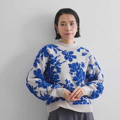 フラワーモールジャカードモックネックニット