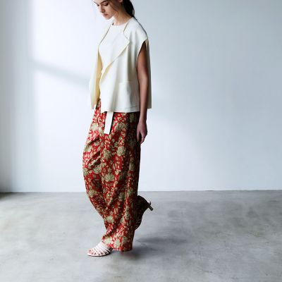 ＜EPOCA (Women)＞【ＶＥＲＹ　ＮａＶＹ２０２５年６月号掲載】フラワーサラササテン　タックギャザーワイドパンツ