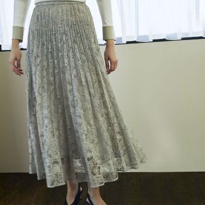 ＜EPOCA (Women)＞【ＶＥＲＹ　ＮａＶＹ２０２４年１２月号掲載】グロッシーレース　プリーツスカート