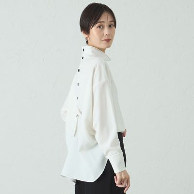 ＜CAST：＞【着用しわ軽減／吸水速乾】バックボタンブラウス