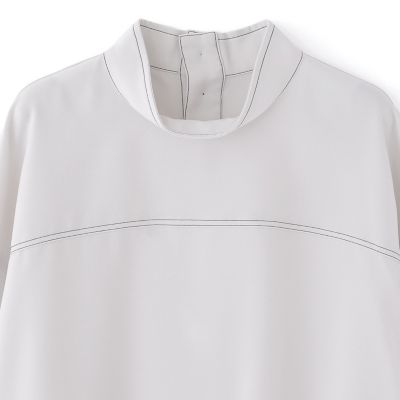 【着用シワ軽減／吸水速乾】バックボタンブラウス