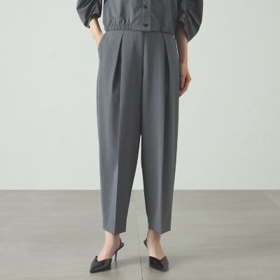 ＜CAST：＞【着用シワ軽減／セットアップ対応】タックフォルムパンツ