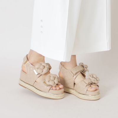 カメリアモチーフ サンダル | TO BE CHIC (Women)/トゥー ビー シック
