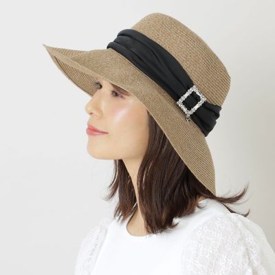 ＜TO BE CHIC (Women)＞スクエアビジューブレードキャペリン