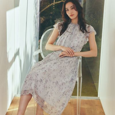 ＜TO BE CHIC (Women)＞フラワーリボンプリント　ギャザードレス