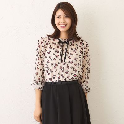 ＜TO BE CHIC (Women)＞アニマルフラワー　リボンブラウス