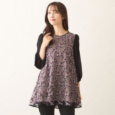 ＜TO BE CHIC (Women)＞フラワー刺しゅう　チュニックブラウス