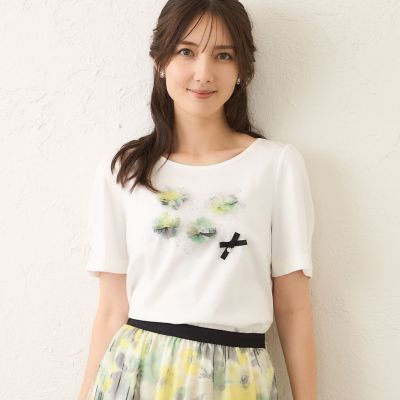 ＜TO BE CHIC (Women)＞ぼかしフラワーモチーフ　プルオーバー