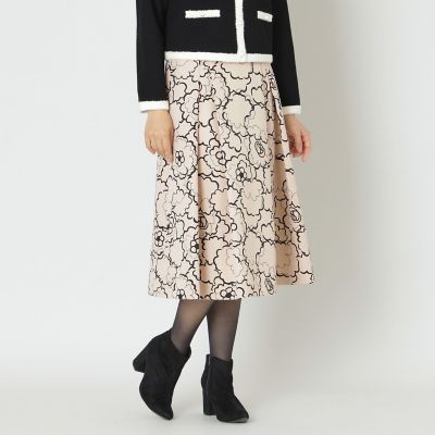 ＜TO BE CHIC (Women)＞【ＳＴＯＲＹ掲載】ラインカメリアプリント　スカート