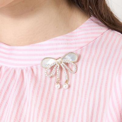 ＜TO BE CHIC (Women)＞ダブルリボン　ブローチ