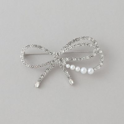 René 美品 Rene ルネ リボンブローチ シルバー系 ライトストーン