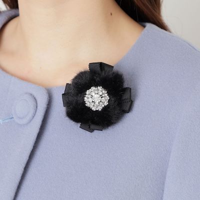 ＜TO BE CHIC (Women)＞フェイクファーフラワーブローチ