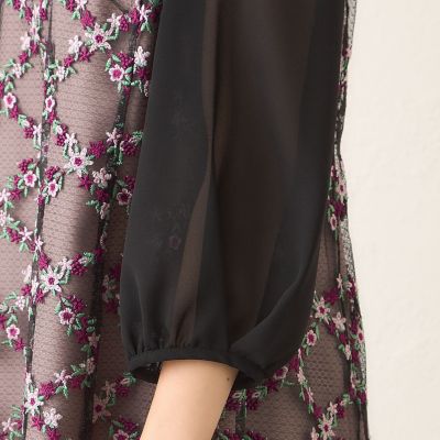 L】フラワー刺しゅう チュニックブラウス | TO BE CHIC L (Women