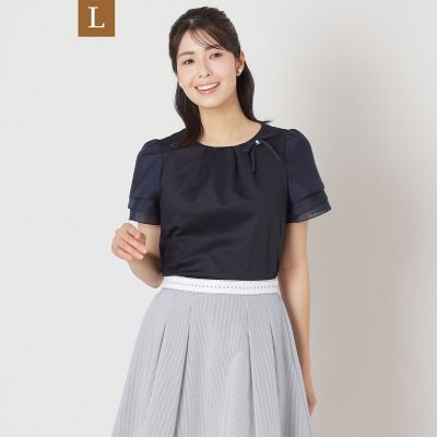 ＜TO BE CHIC L (Women/大きいサイズ)＞【Ｌ】リボンコサージュ　カットソー