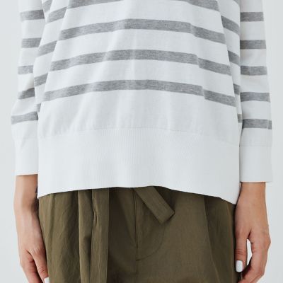 新品タグ付き ギャルリーヴィー 25SS プレーンコットンVネックプルオーバー プレーンコットン Vネックプルオーバー | GALERIE VIE (Women