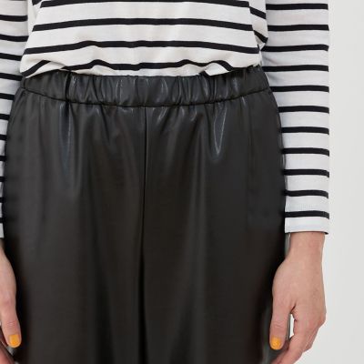 レザーライククロスストレッチイージーパンツ | GALERIE VIE