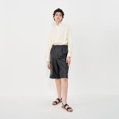 レザーライククロスストレッチイージーハーフパンツ