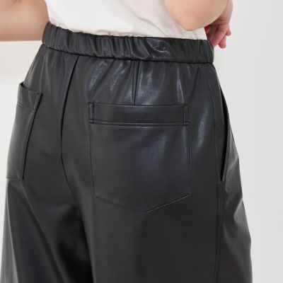 レザーライククロスストレッチイージーハーフパンツ