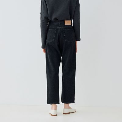 ブラックデニム　ストレートパンツ