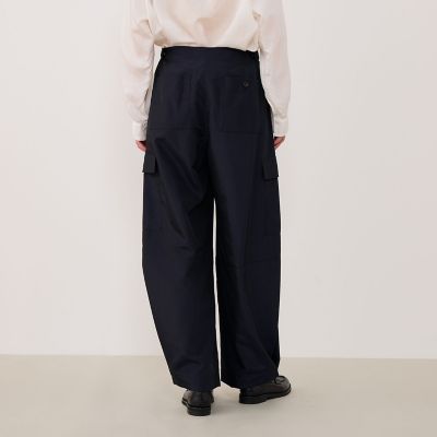 【予約商品１０月上旬以降順次お届け】ナイロンシルクタフタ　タックカーゴパンツ