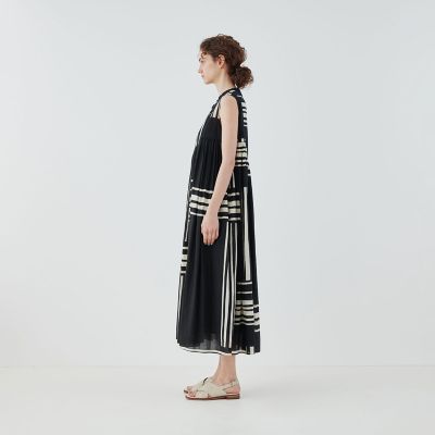 【ＷＥＢ先行予約】テラウェーブプリント　スタンドネックギャザーワンピース