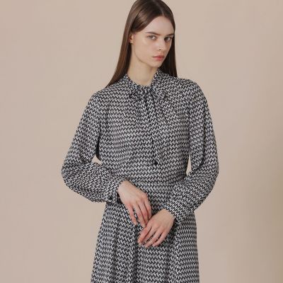 ＜MACKINTOSH LONDON (Women)＞ポリゴナルパターンプリントブラウス