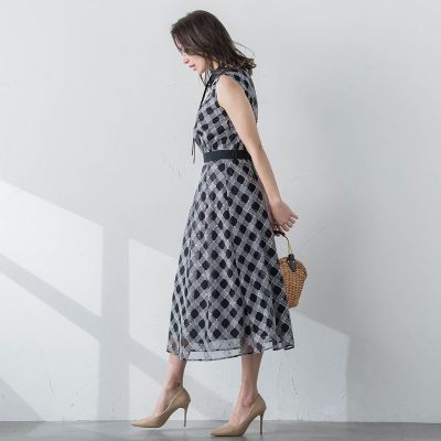 バイアスチェック刺繍ワンピース