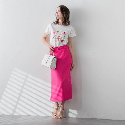 【ＫＥＩＴＡ　ＫＡＷＡＳＡＫＩ　×　Ｖｉａｇｇｉｏ　Ｂｌｕコラボ】フラワープリントＴシャツ≪洗濯機で洗える≫