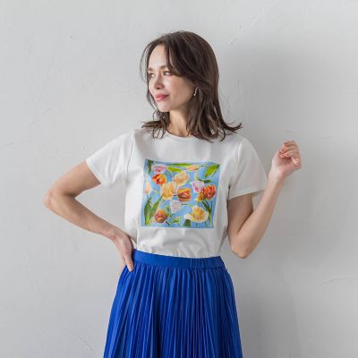 【ＫＥＩＴＡ　ＫＡＷＡＳＡＫＩ　×　Ｖｉａｇｇｉｏ　Ｂｌｕコラボ】フラワープリントＴシャツ≪洗濯機で洗える≫