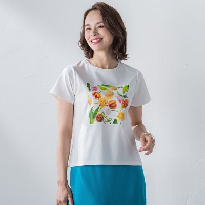 【ＫＥＩＴＡ　ＫＡＷＡＳＡＫＩ　×　Ｖｉａｇｇｉｏ　Ｂｌｕコラボ】フラワープリントＴシャツ≪洗濯機で洗える≫