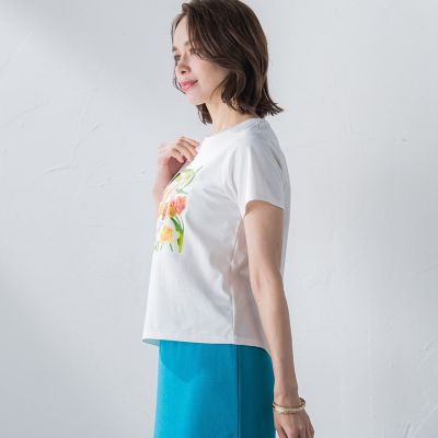 【ＫＥＩＴＡ　ＫＡＷＡＳＡＫＩ　×　Ｖｉａｇｇｉｏ　Ｂｌｕコラボ】フラワープリントＴシャツ≪洗濯機で洗える≫