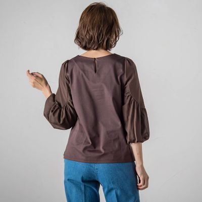 【ＷＥＢ限定カラーあり】デザインスリーブブラウスライクプルオーバー≪洗濯機で洗える≫