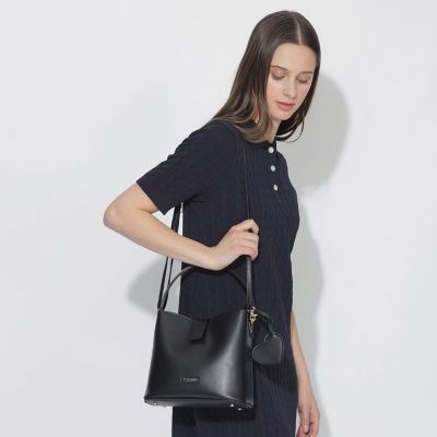 美品 ブルーレーベルクレストブリッジ ハートバッグ レッド オンラインストア限定 WEB限定】ハートカットバッグ | BLUE LABEL CRESTBRIDGE (Women