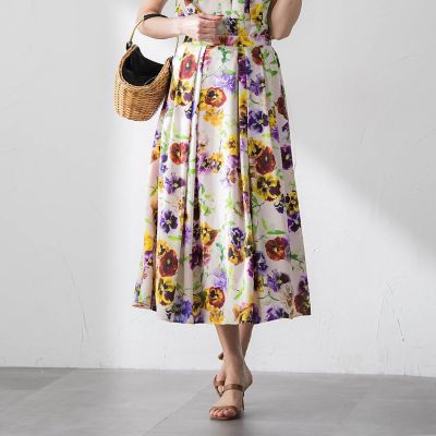 ＜Viaggio Blu (Women)＞【ＫＥＩＴＡ　ＫＡＷＡＳＡＫＩ　×　Ｖｉａｇｇｉｏ　Ｂｌｕコラボ】パンジープリントスカート