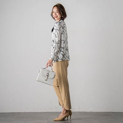 サテンリボンプリントブラウス≪セットアップ対応／洗濯機で洗える≫