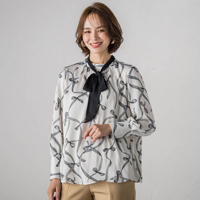 サテンリボンプリントブラウス≪セットアップ対応／洗濯機で洗える≫