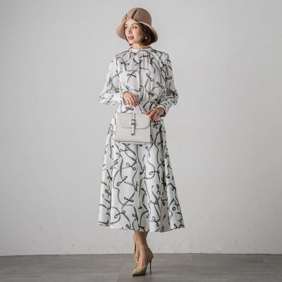 サテンリボンプリントブラウス≪セットアップ対応／洗濯機で洗える≫