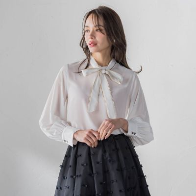 ＜Viaggio Blu (Women)＞フェミニッシュデシンブラウス