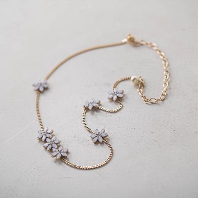 フラワービジューネックレス